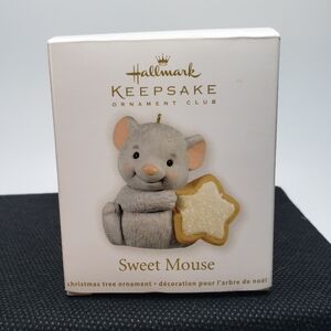 NIB Hallmark Keepsake Ornament: Sweet Mouse